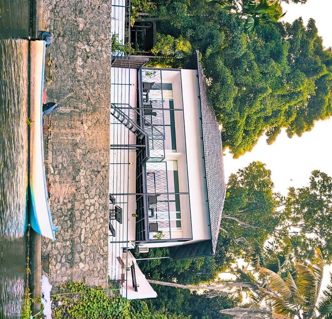 River View Mace Cottage Alwaye 0*,  Inde